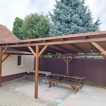 Otthon Guest house *