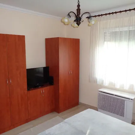 Otthon Guest house *